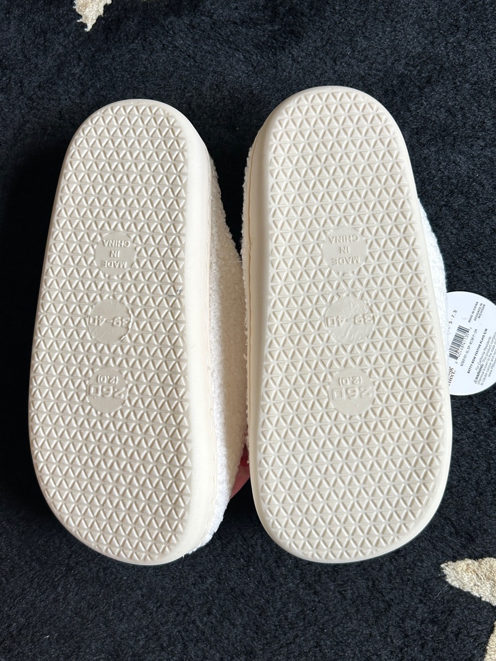NWT Cozy Betty Bow Festive Plaid White and Pink Sherpa Slippers Sz S/M - Picture 7 of 8